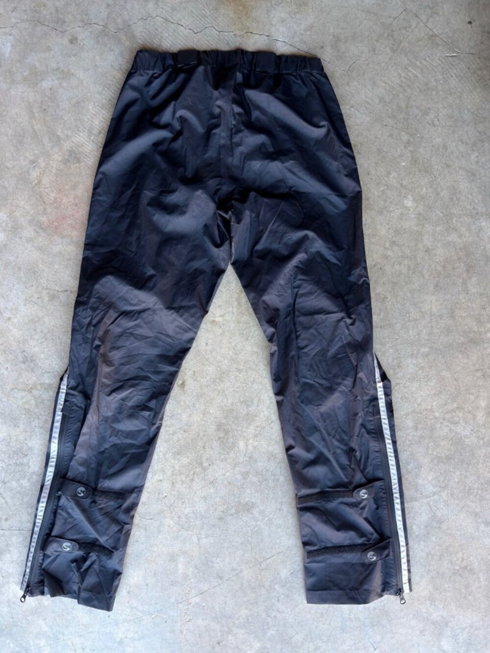 Showers Pass Waterproof Rain Pants Mens M Black Nylon Cycling Reflective Stripe